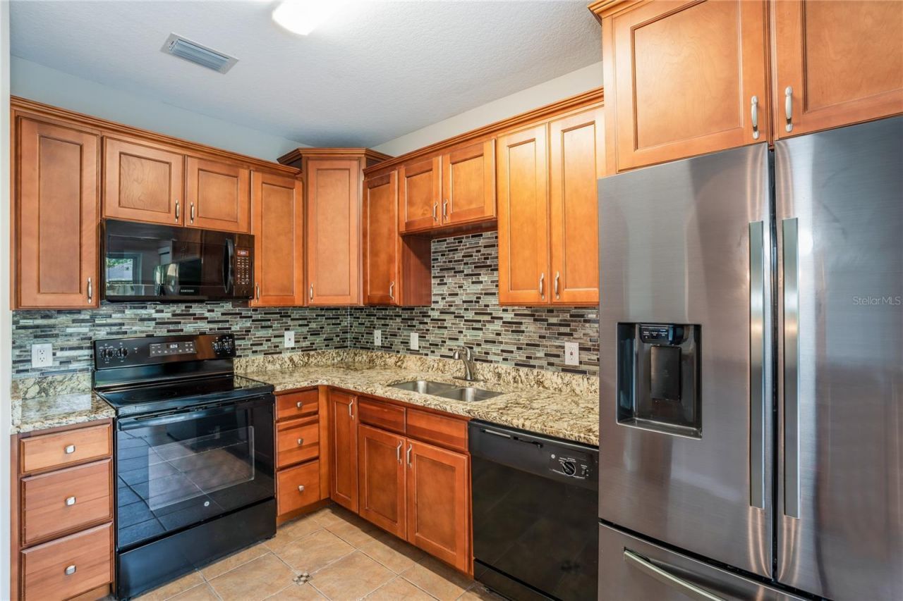 1011 Lake Shore Ranch Drive , Seffner, FL 33584 Photo