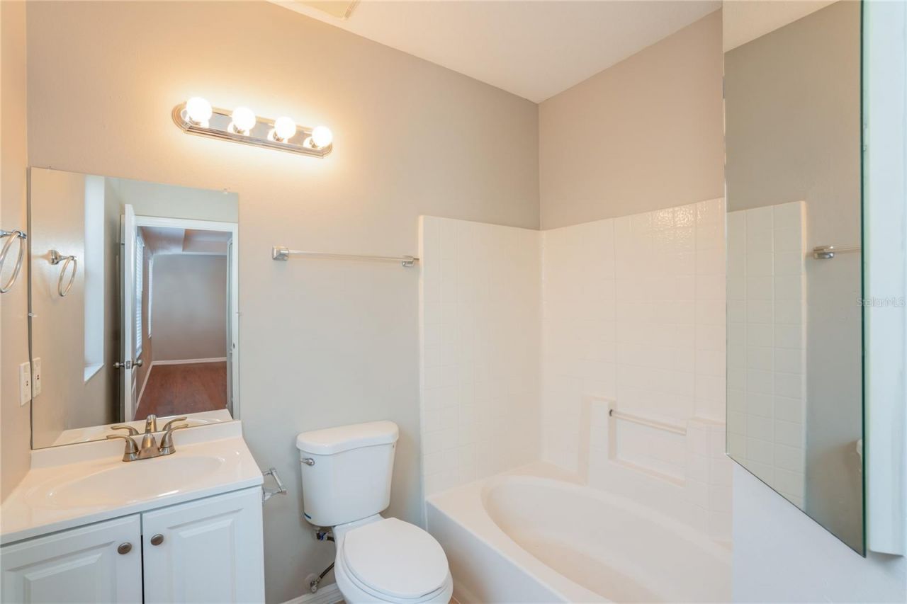 1011 Lake Shore Ranch Drive , Seffner, FL 33584 Photo