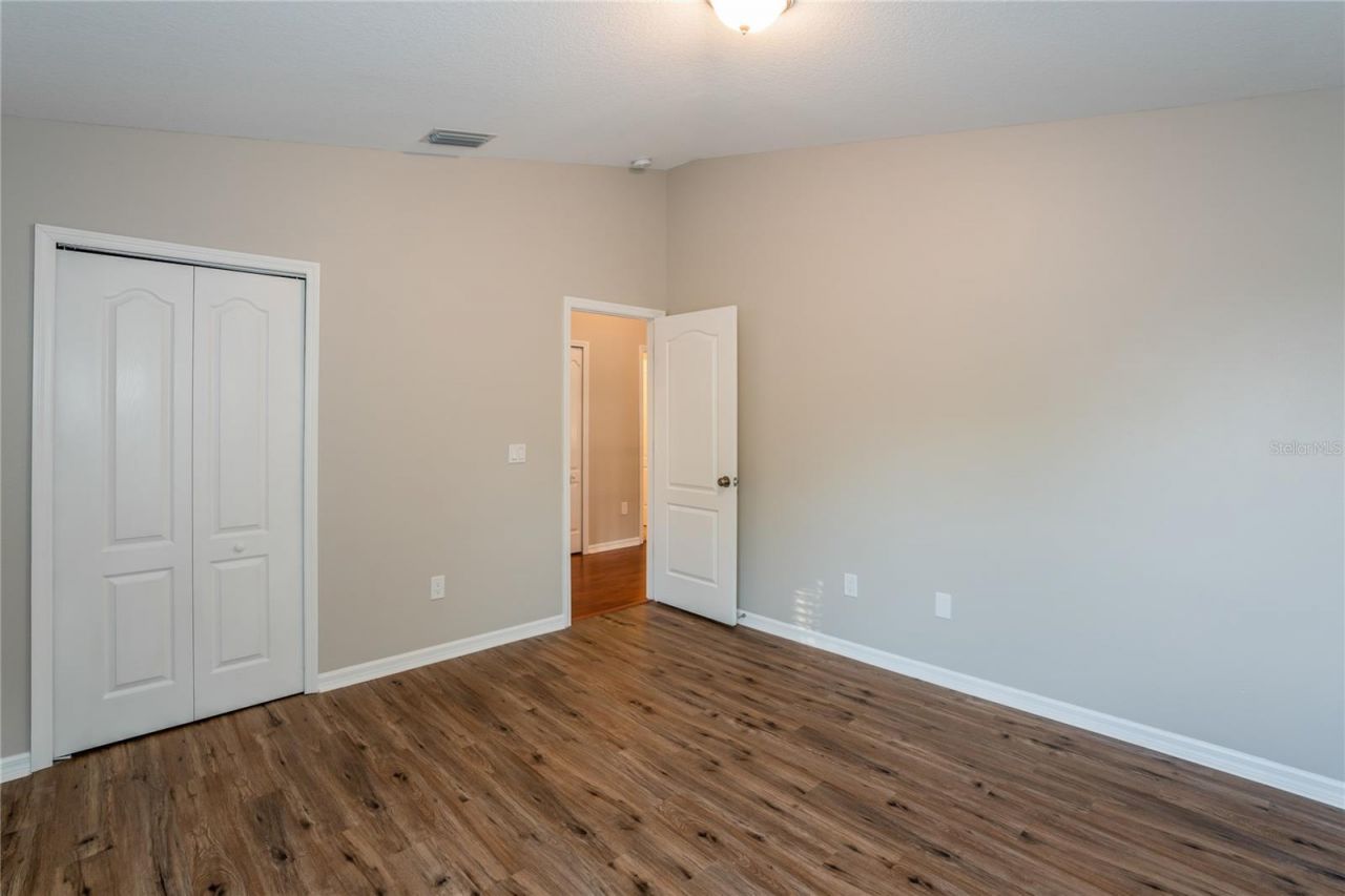 1011 Lake Shore Ranch Drive , Seffner, FL 33584 Photo