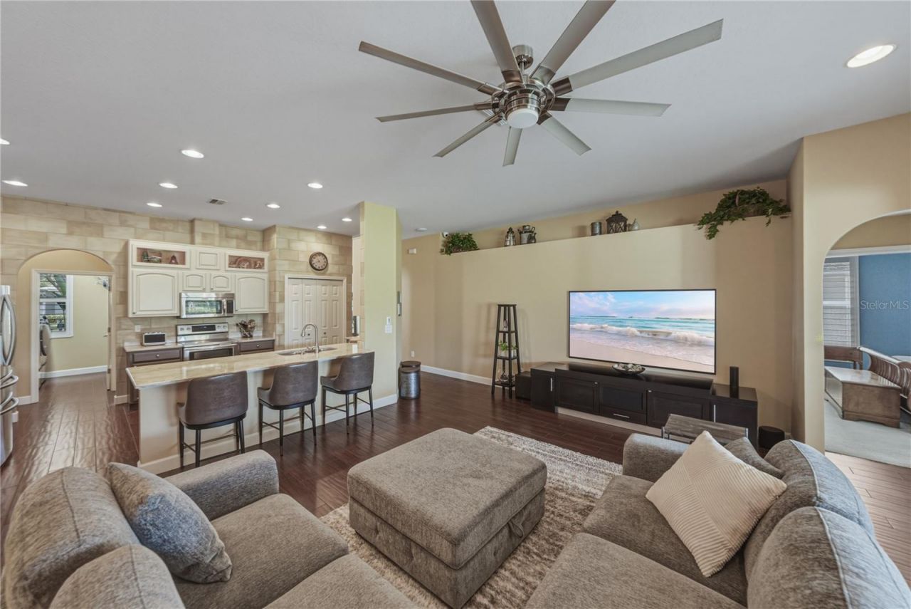 1035 Legends Pass Drive , Valrico, FL 33594 Photo