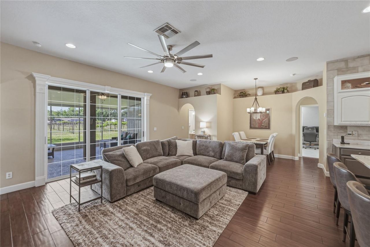 1035 Legends Pass Drive , Valrico, FL 33594 Photo