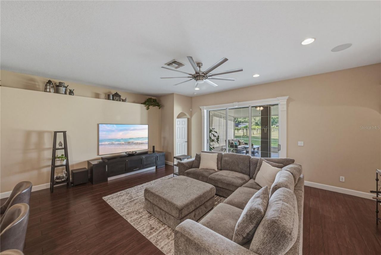 1035 Legends Pass Drive , Valrico, FL 33594 Photo