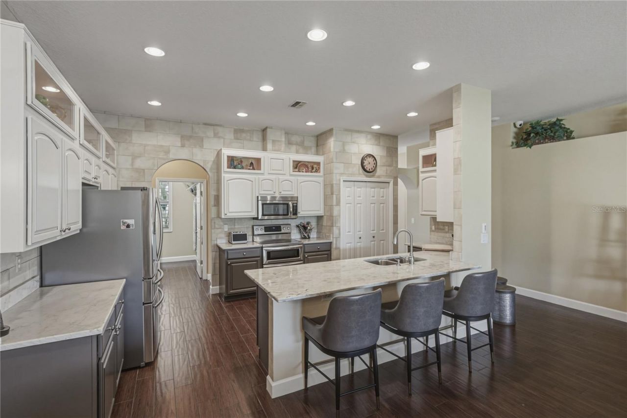 1035 Legends Pass Drive , Valrico, FL 33594 Photo