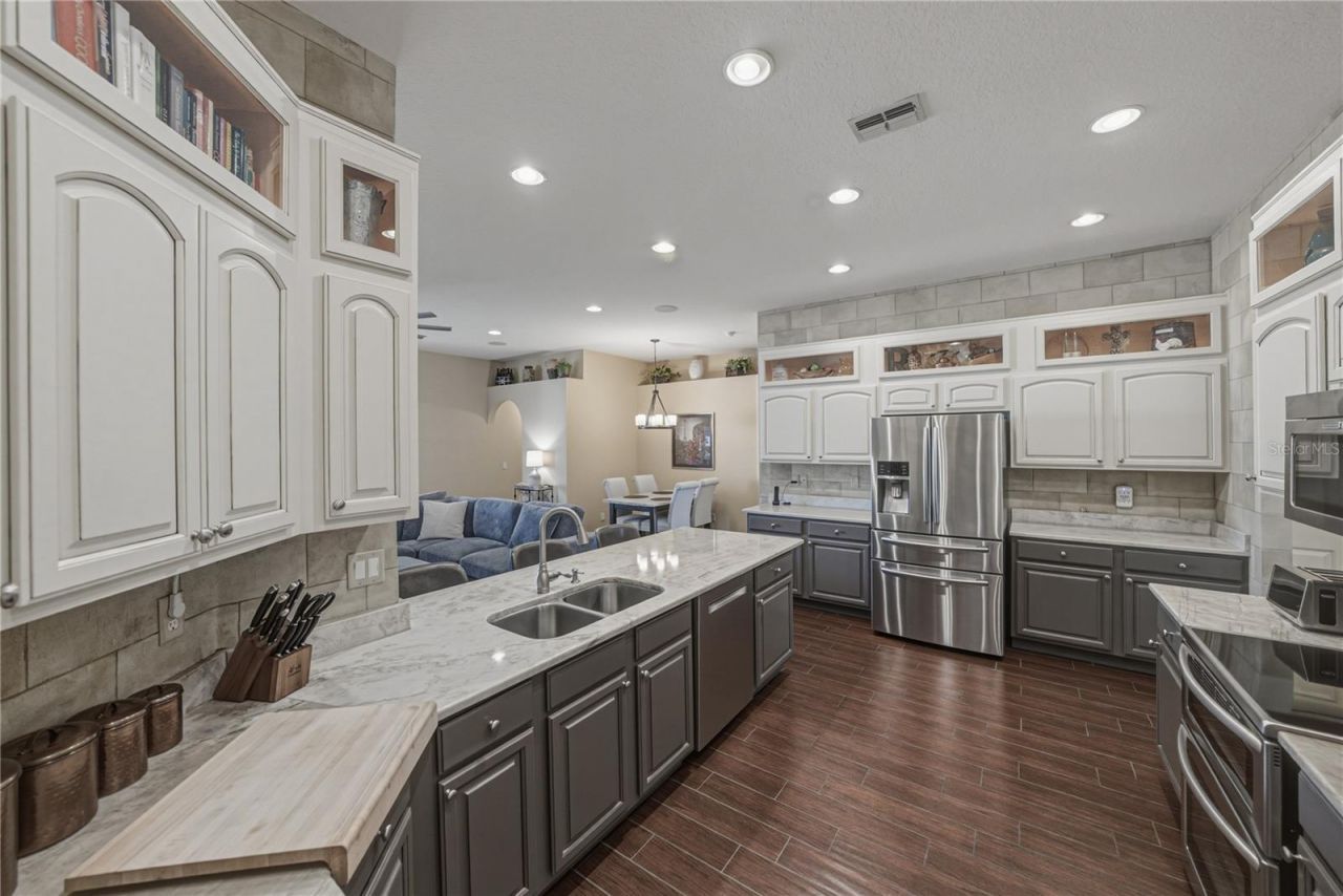 1035 Legends Pass Drive , Valrico, FL 33594 Photo