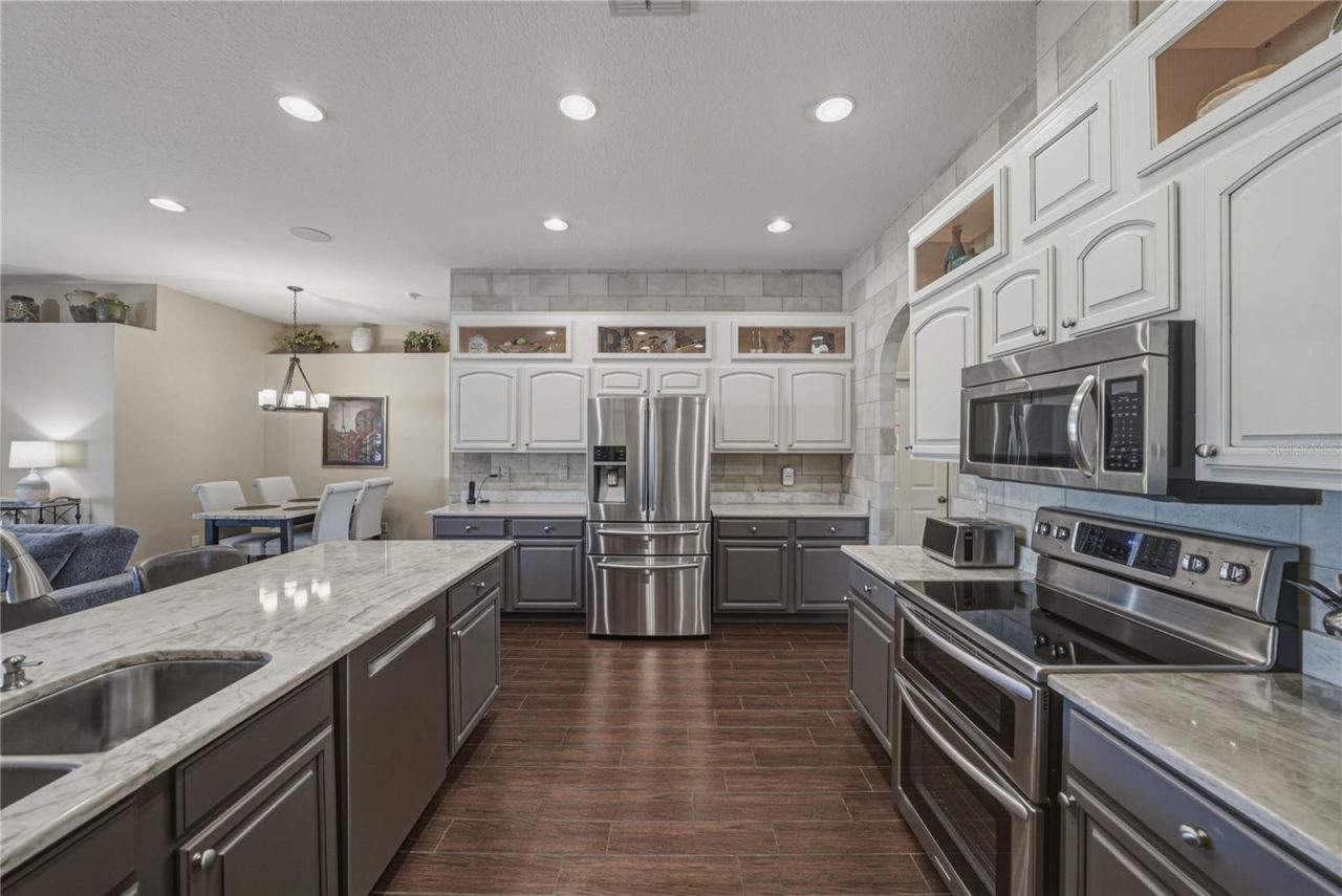 1035 Legends Pass Drive , Valrico, FL 33594 Photo