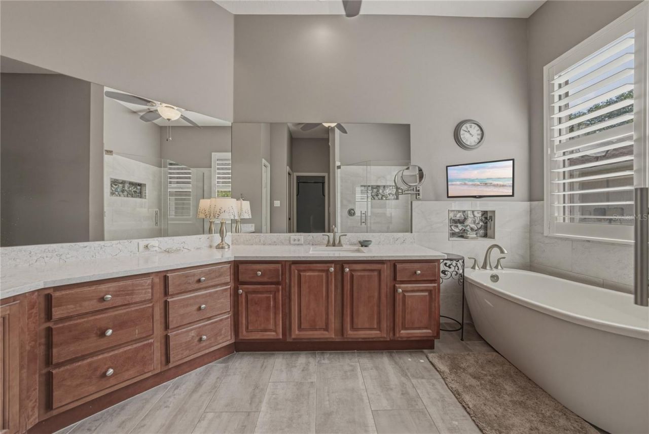 1035 Legends Pass Drive , Valrico, FL 33594 Photo