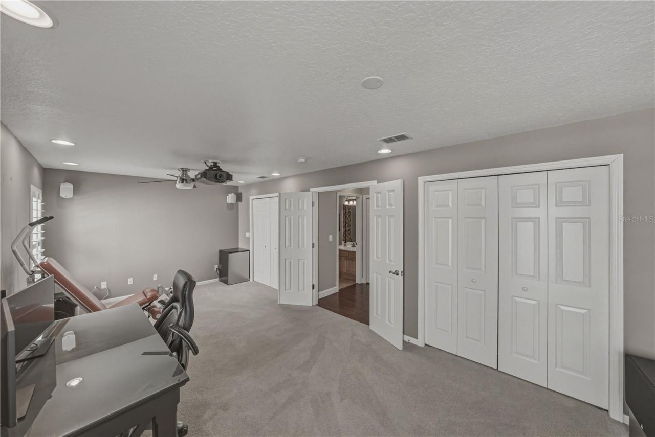 1035 Legends Pass Drive , Valrico, FL 33594 Photo