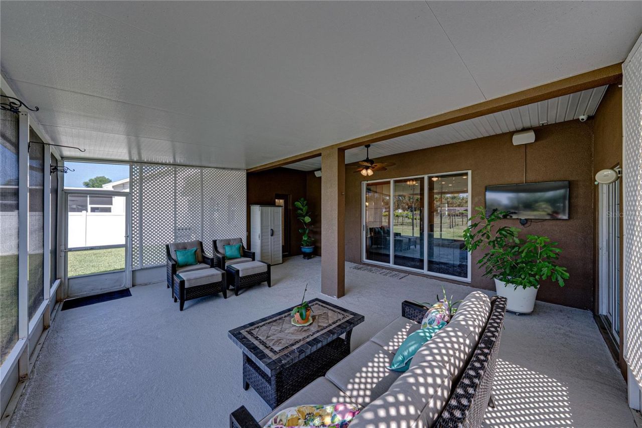 1035 Legends Pass Drive , Valrico, FL 33594 Photo