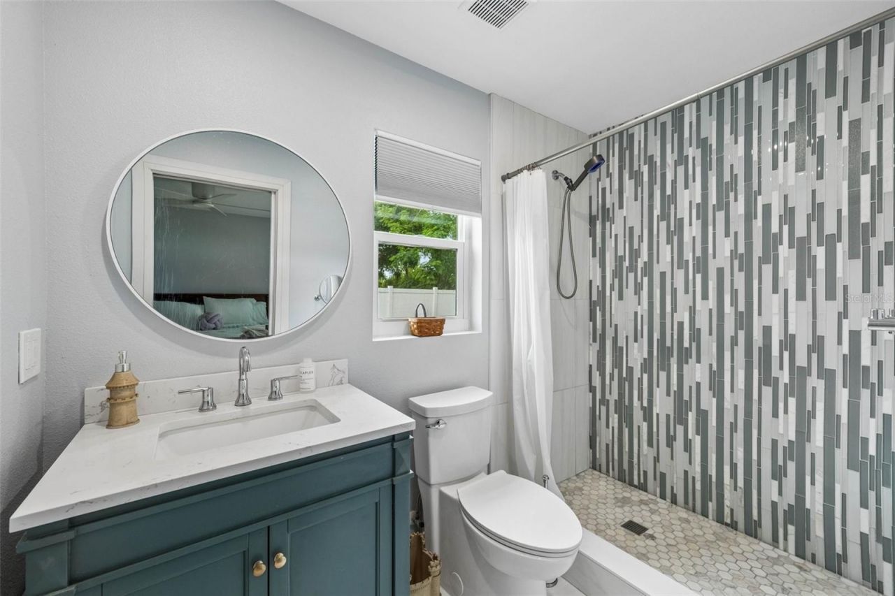 4390 Trout Drive Se, Saint Petersburg, FL 33705 Photo