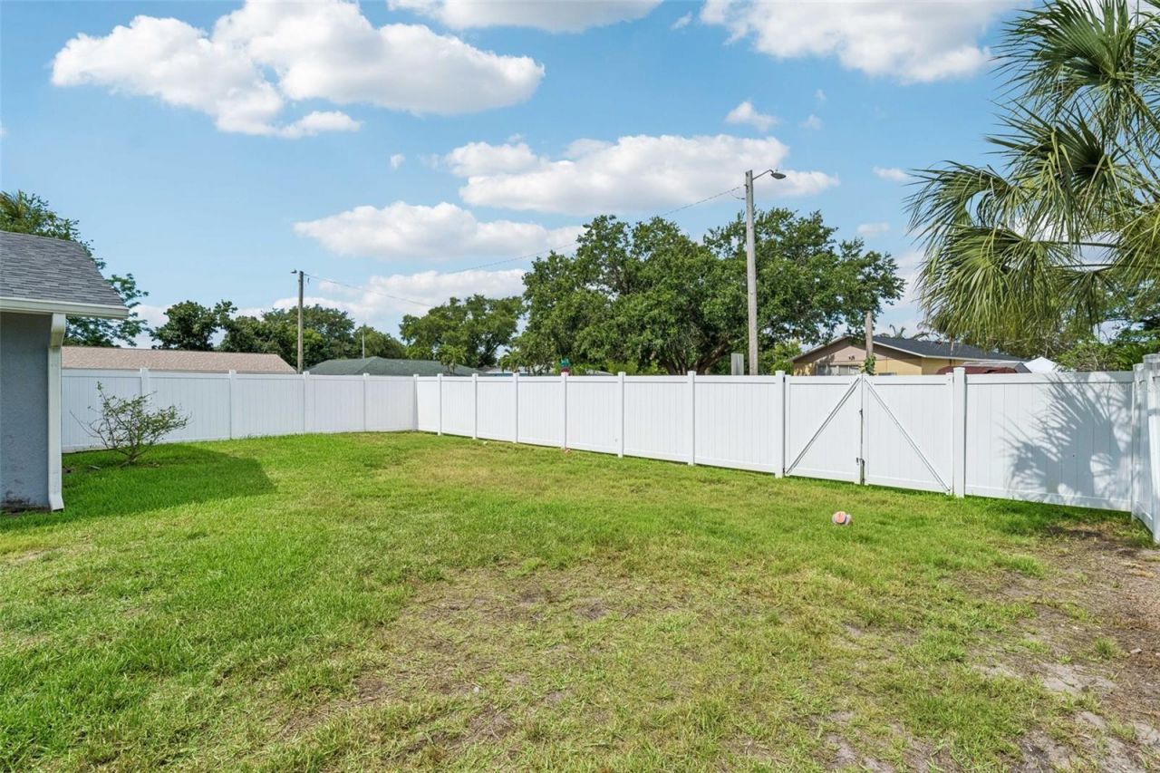 4390 Trout Drive Se, Saint Petersburg, FL 33705 Photo