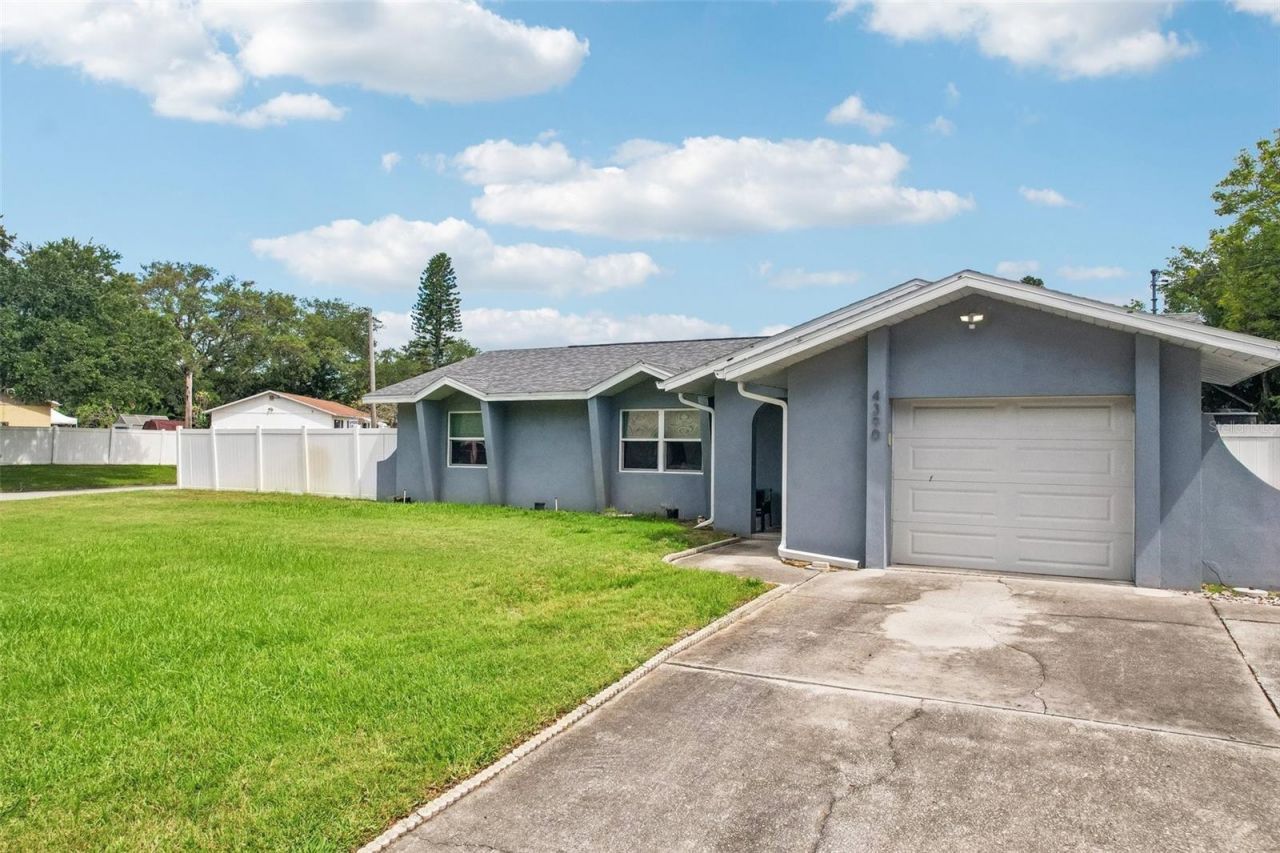 4390 Trout Drive Se, Saint Petersburg, FL 33705 Photo