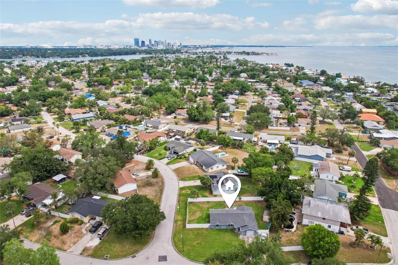 4390 Trout Drive Se, Saint Petersburg, FL 33705 Photo