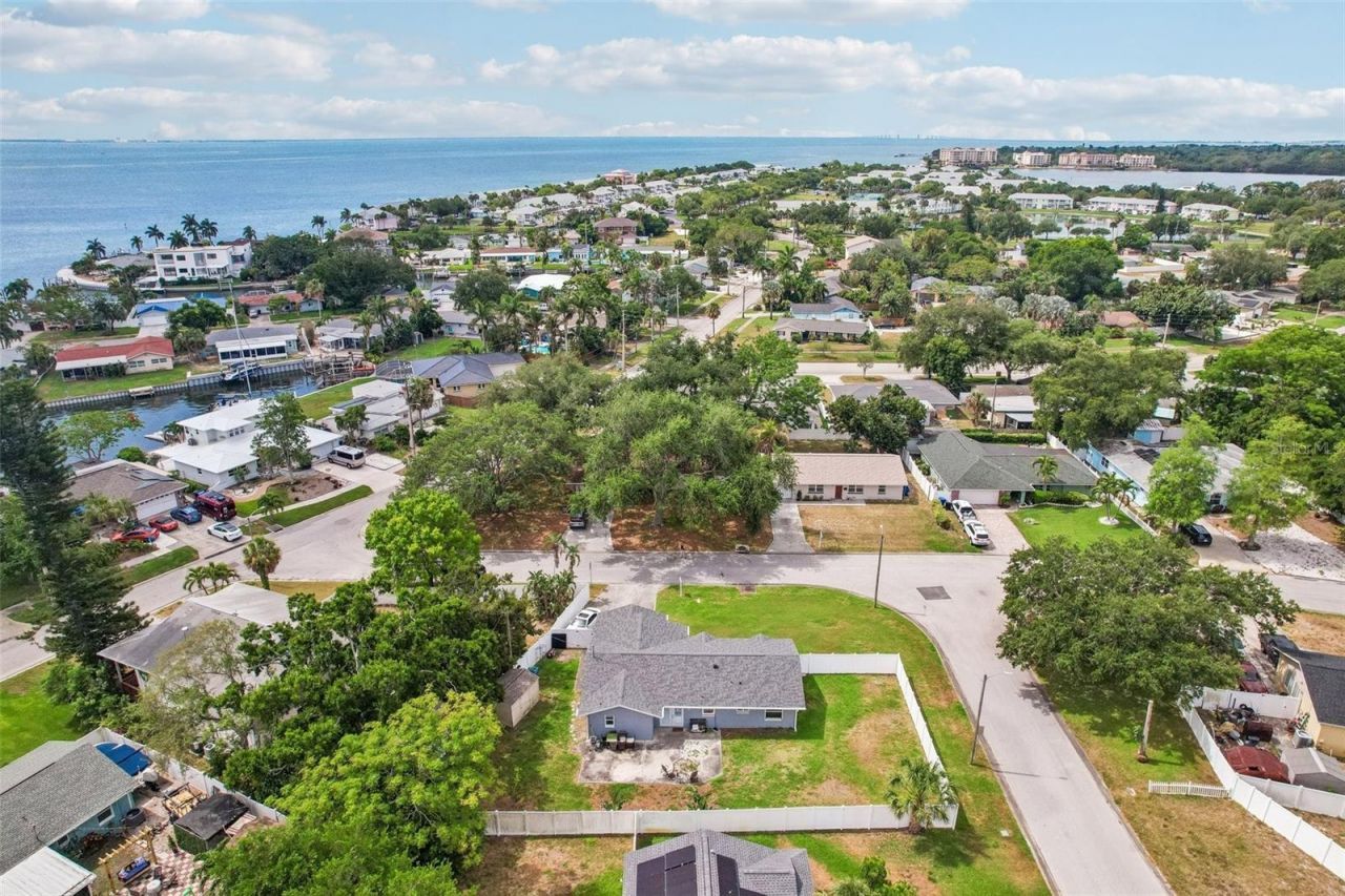 4390 Trout Drive Se, Saint Petersburg, FL 33705 Photo