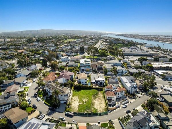 230 Ocean View Avenue, Newport Beach, CA 92663