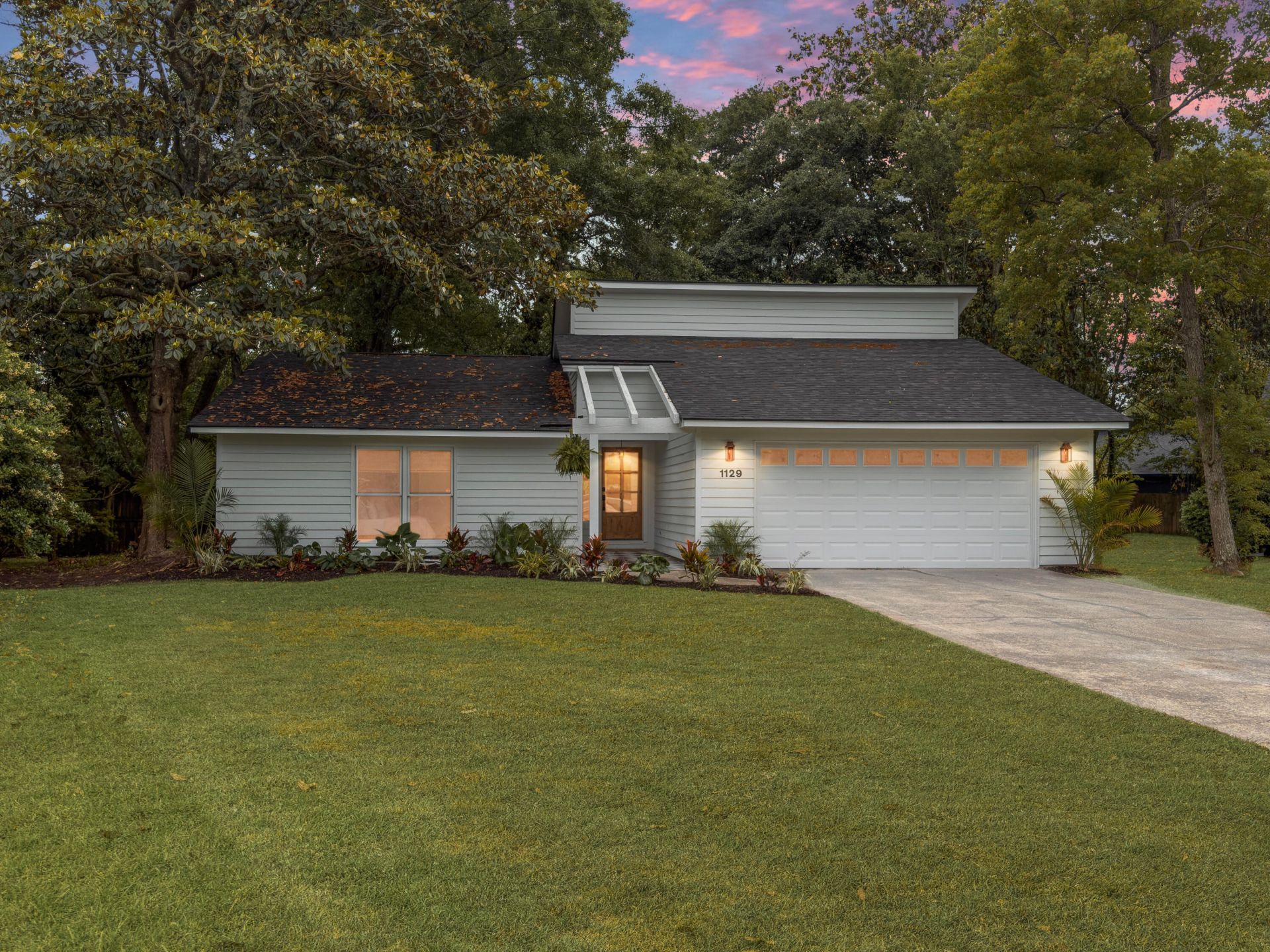 1129 Yorktown Court Photo 3