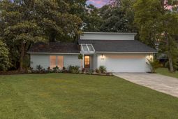 1129 Yorktown Court photo 4