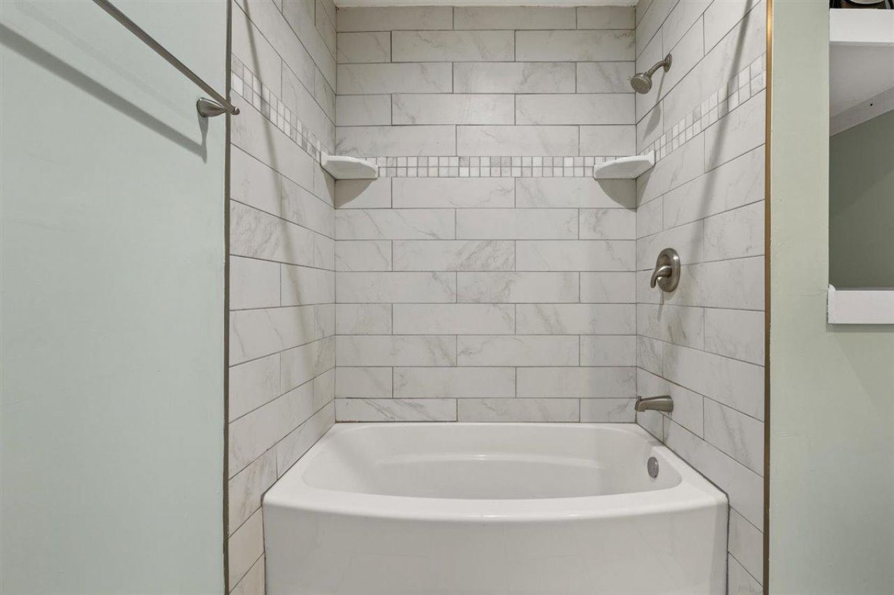 87 Romney Street Photo 13
