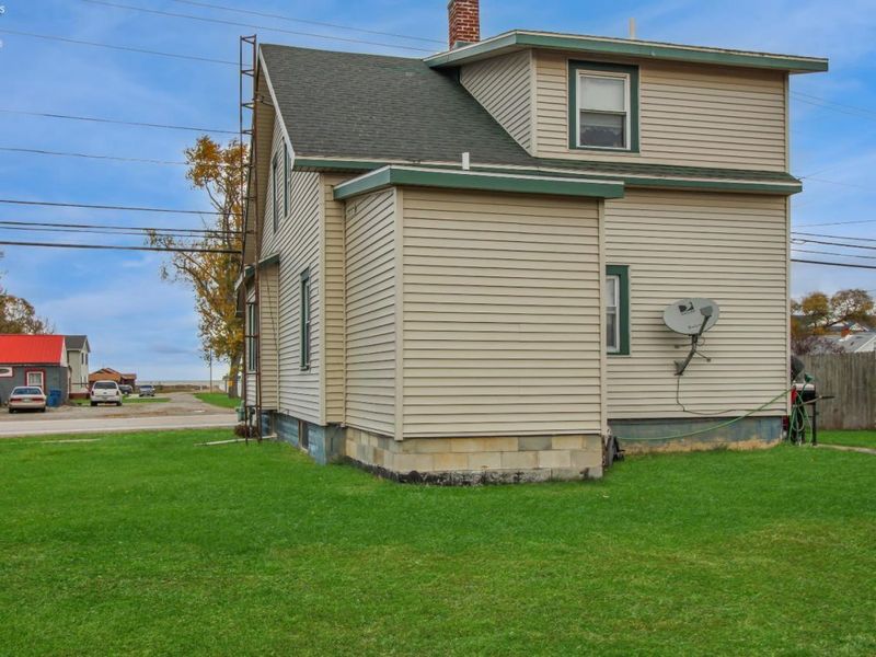 1344 W Lakeshore Drive, Port Clinton, OH 43452 Photo 5