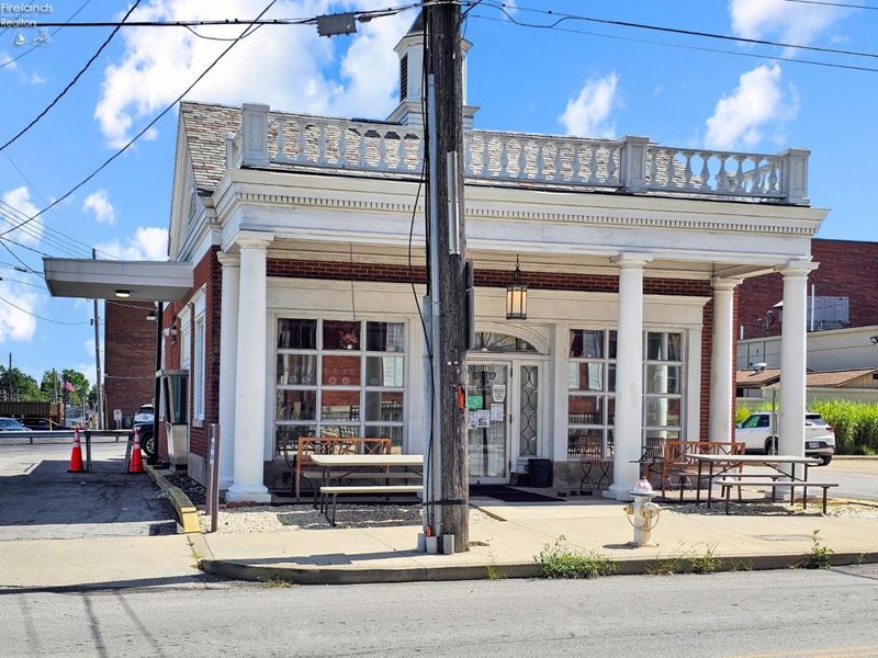 114 N. Sandusky St., Bellevue, OH 44811 Photo 4