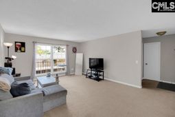 3600 Chateau Drive  photo 4
