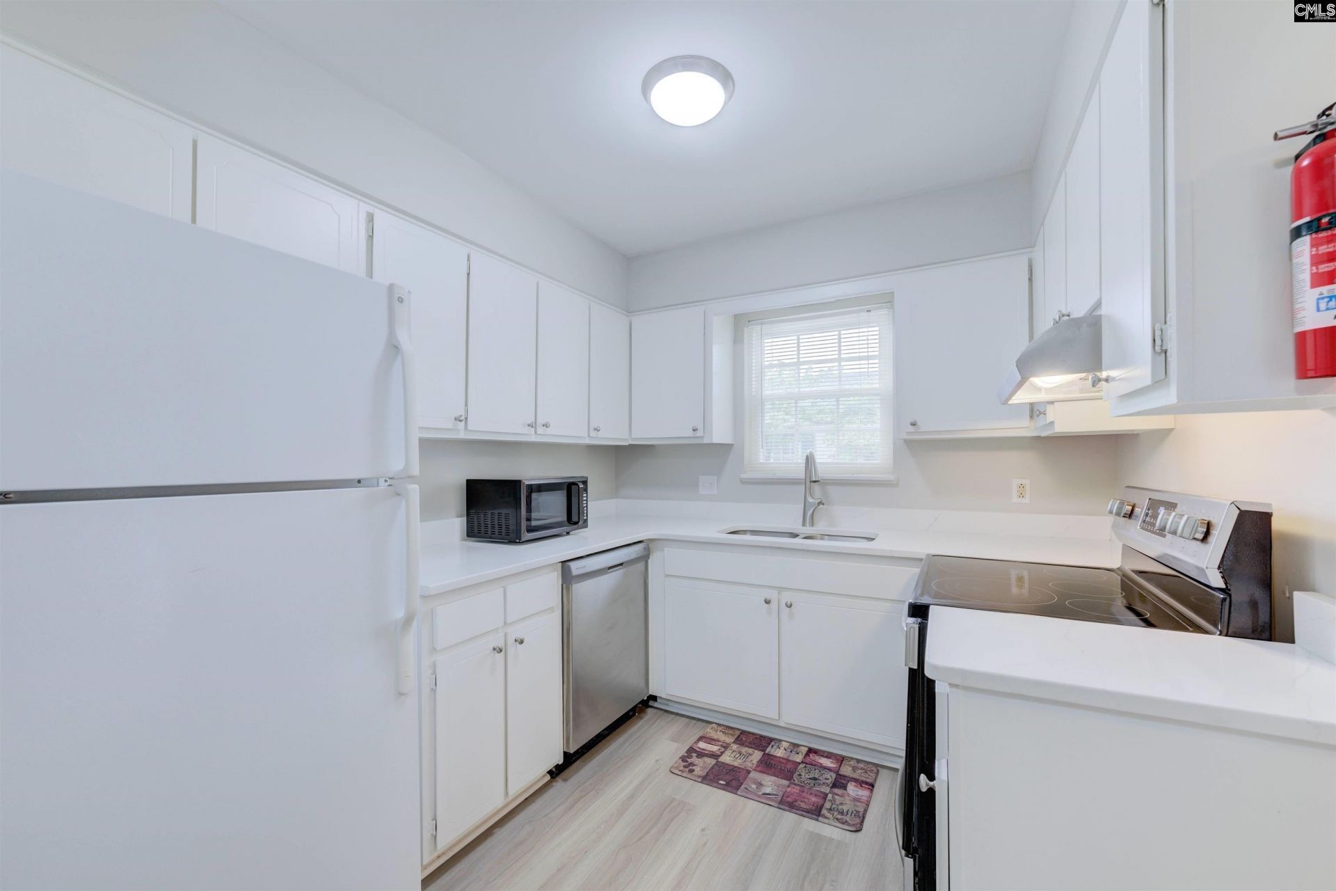 3600 Chateau Drive Photo 8