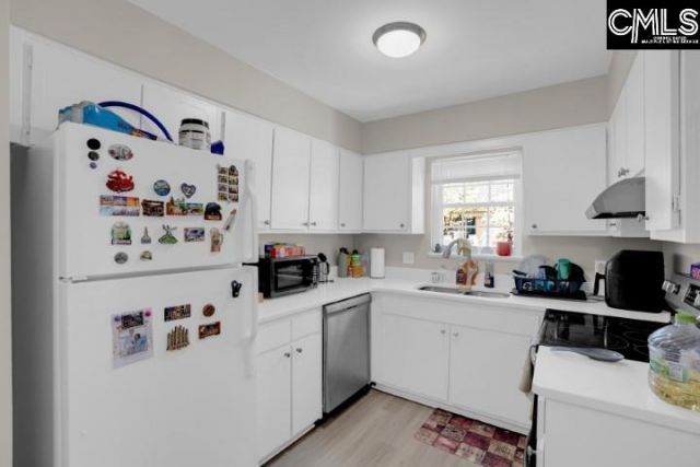 3600 Chateau Drive  Photo 9