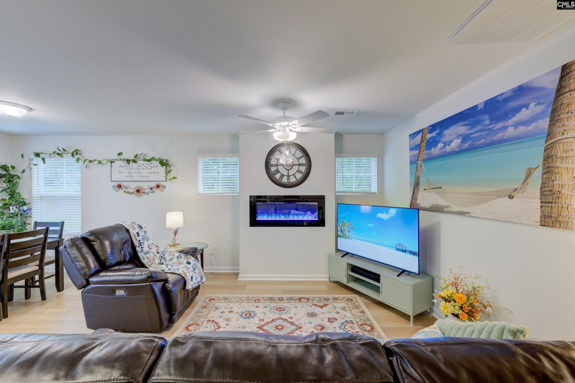 327 Reedmace Court  Photo 4