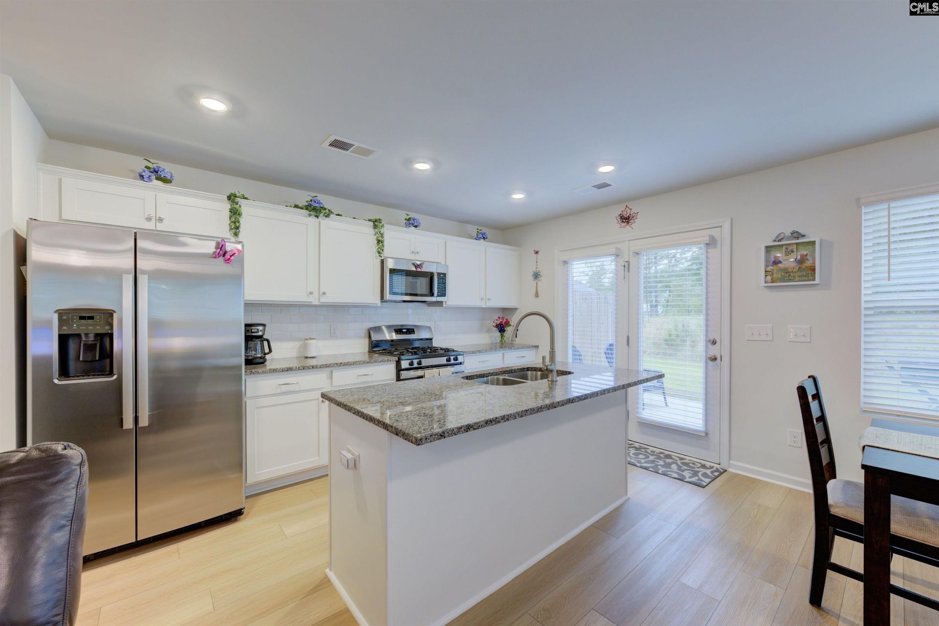 327 Reedmace Court  Photo 6