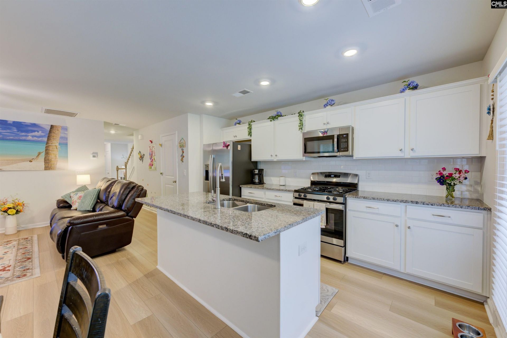 327 Reedmace Court  Photo 7