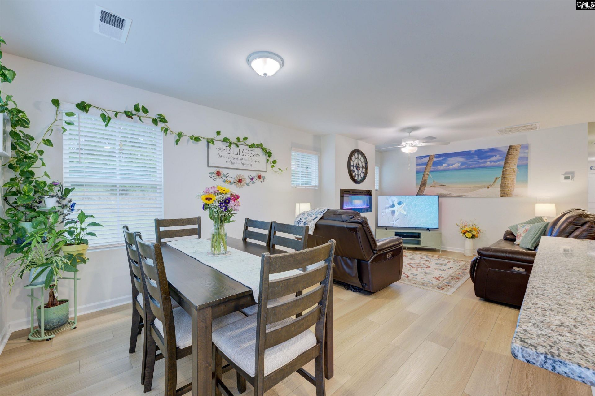 327 Reedmace Court  Photo 8