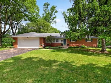 4200 Sugarcreek Drive, Bellbrook, OH 45305