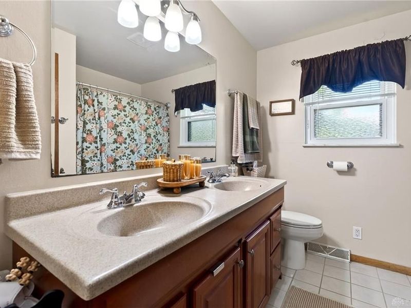 4200 Sugarcreek Drive, Bellbrook, OH 45305 Photo 16