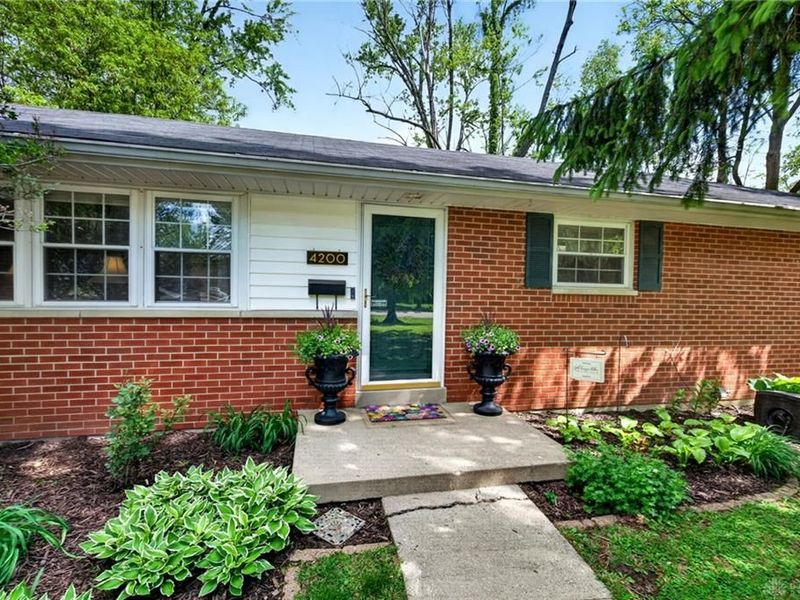 4200 Sugarcreek Drive, Bellbrook, OH 45305 Photo 3