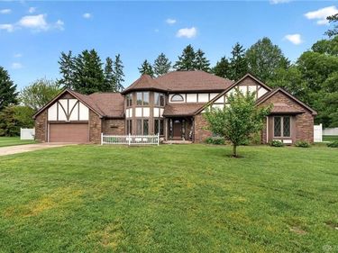 6870 Rosebud Way, Clayton, OH 45415