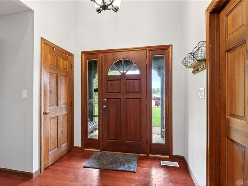 6870 Rosebud Way, Clayton, OH 45415 Photo 4