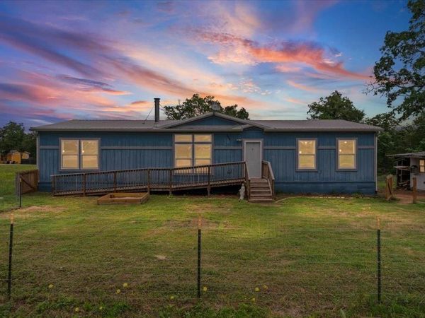126 Cherokee CIR , Bastrop, TX 78695