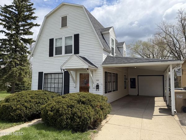 1010 N BROADWAY STREET, Watertown, SD 57201