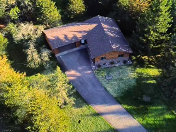 1072 Buck Ridge, Hudson, WI 54016