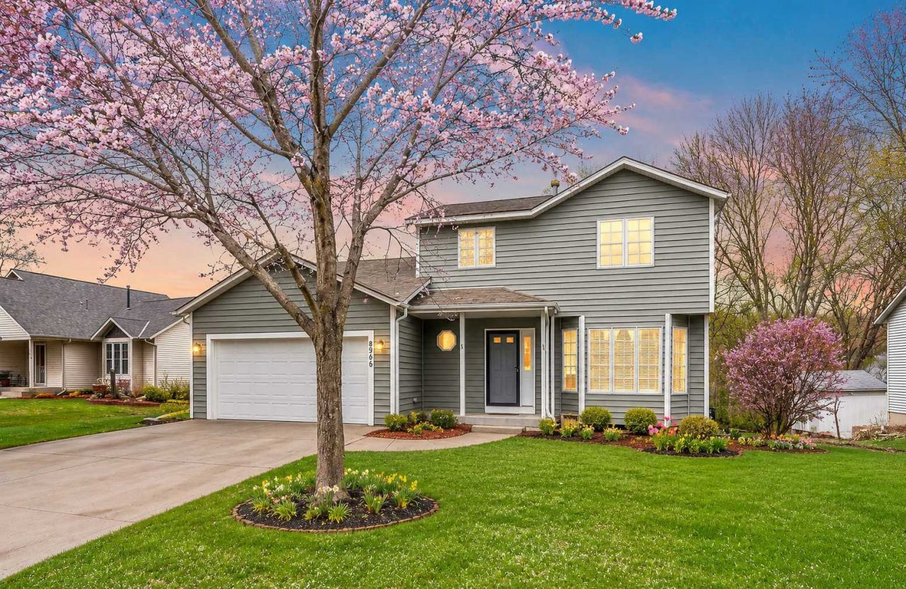 8906 Sequoia Road, Woodbury, MN 55125 Main Photo