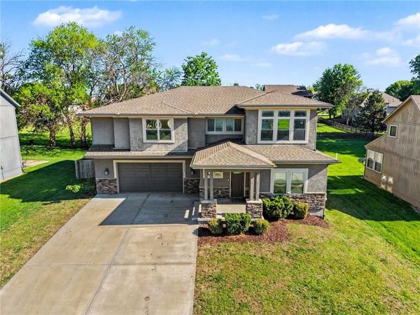 12204 Pebble Beach Drive, Kansas City, KS 66109