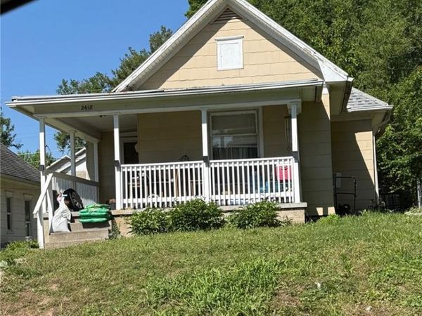 2418 S 17th Street, St Joseph, MO 64503