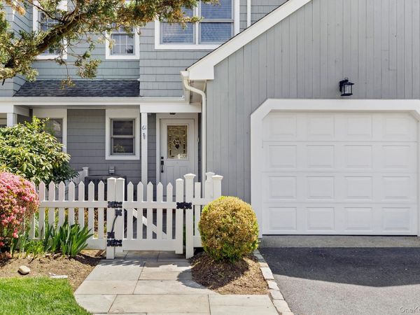 61 Brittany Lane, Westhampton Beach, NY 11978