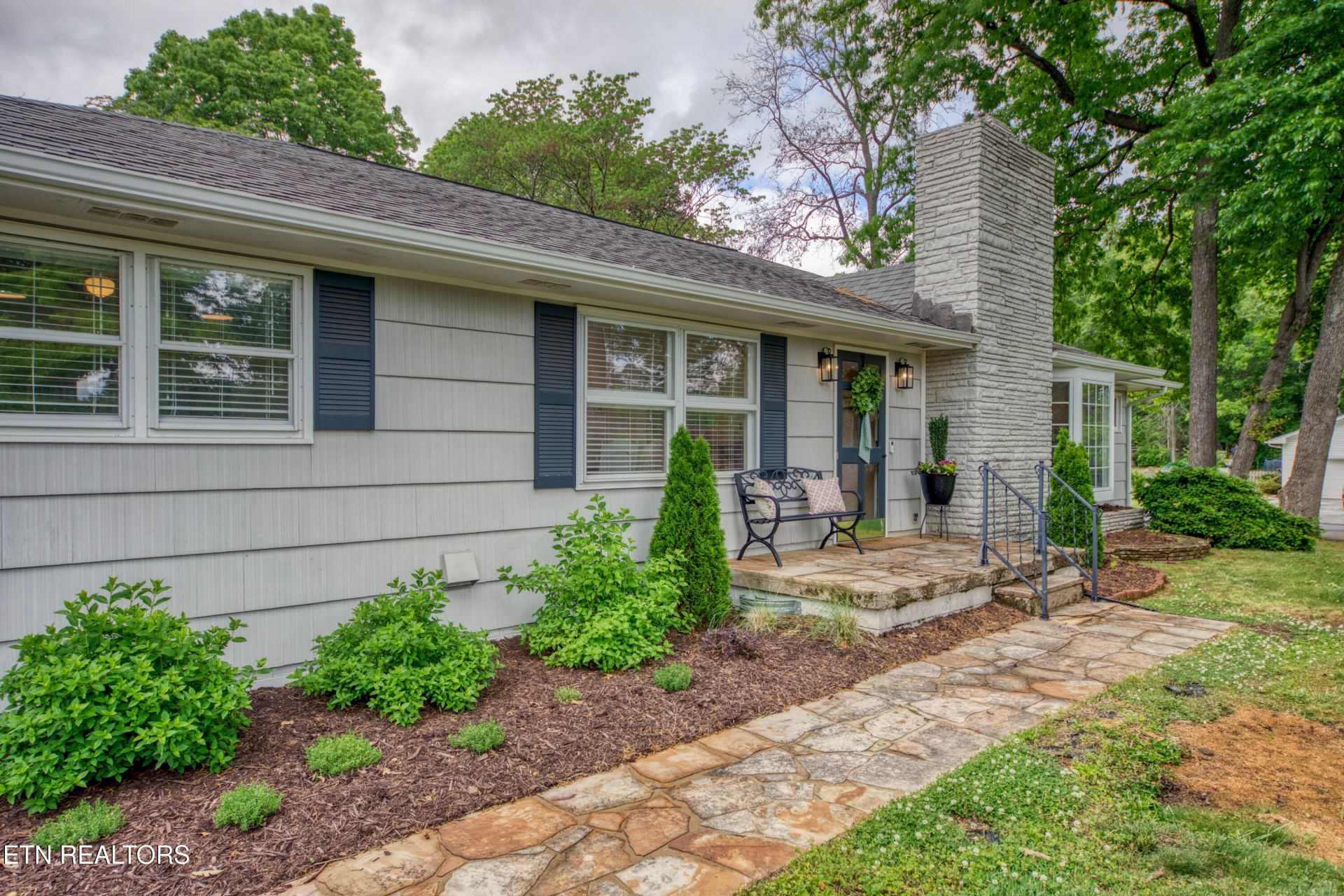6903 Sheffield Drive, Knoxville, TN 37909 Main Photo