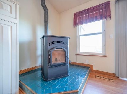 242 Montgomery Dr, Mokelumne Hill, CA 95245 Photo