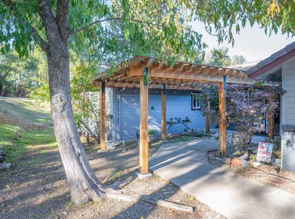 242 Montgomery Dr, Mokelumne Hill, CA 95245 Photo