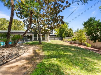 4935 Fair Oaks Blvd, Carmichael, CA 95608 Photo