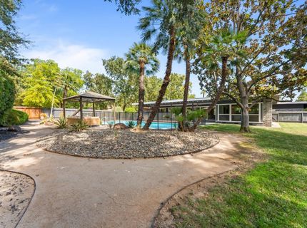 4935 Fair Oaks Blvd, Carmichael, CA 95608 Photo