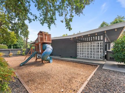 4935 Fair Oaks Blvd, Carmichael, CA 95608 Photo