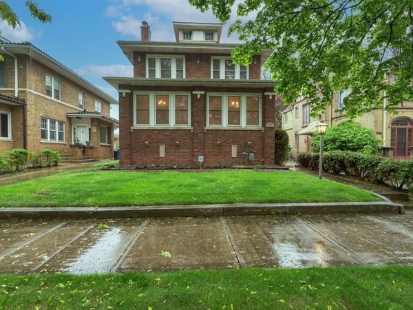 6833 S Cregier Avenue, Chicago, IL 60649