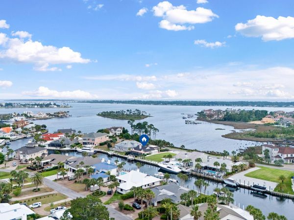 559 Wahoo Road , Panama City Beach, FL 32408